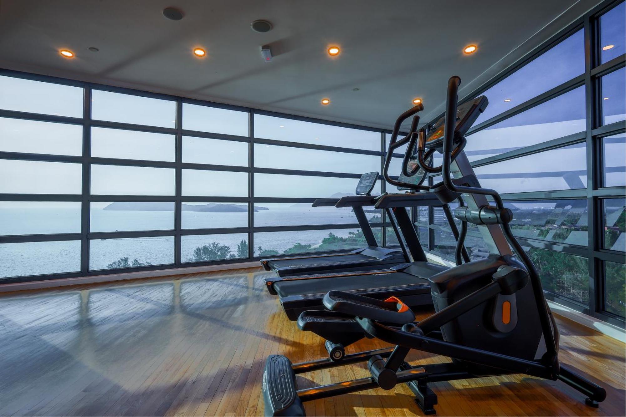 The Riyaz Lavanya Langkawi Пантай-Сенанг Экстерьер фото The gym at the hotel